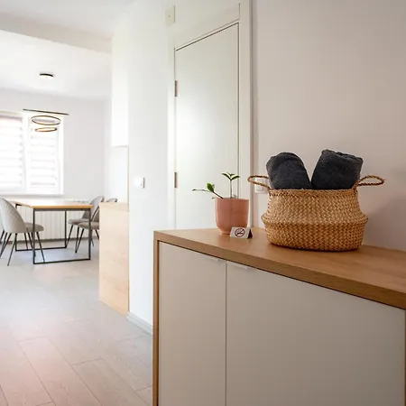 Bole's - 2 Bedroom With Private Parking Belgrad