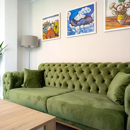Apartment Bole's - 2 Bedroom With Private Parking Belgrade
