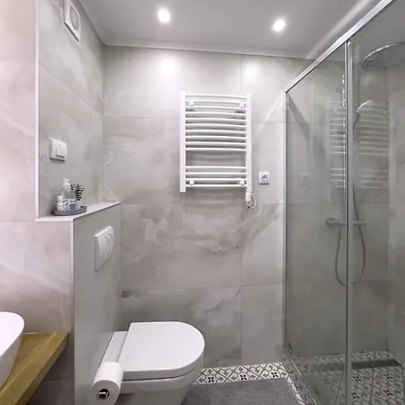 Apartment Bole's - 2 Bedroom With Private Parking Belgrade