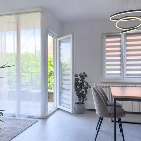 Bole's - 2 Bedroom With Private Parking * Belgrade